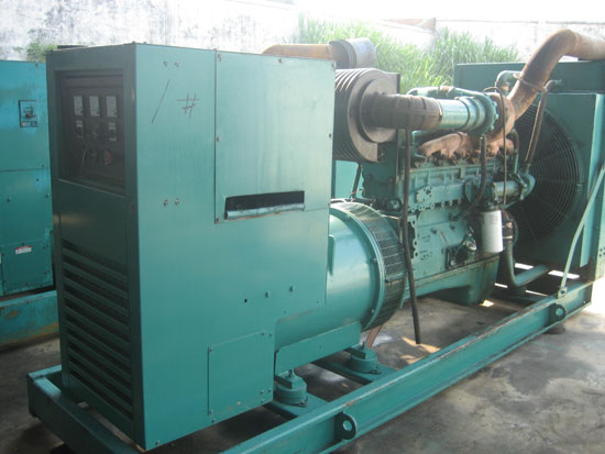 新野租赁发电机- 发电机碳刷磨损的原因是什么