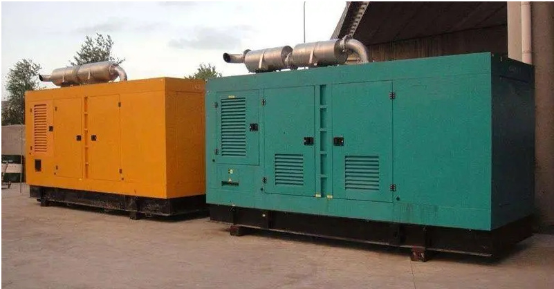 新野如何根据实际负载情况选择合适功率的发电机组？