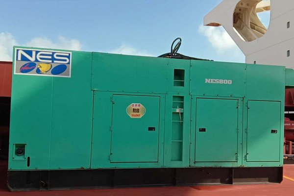 新野如何检测发电机组中性点接地是否良好？