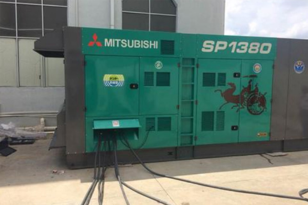 新野为什么有些柴油发电机组的输出电压可以调节？