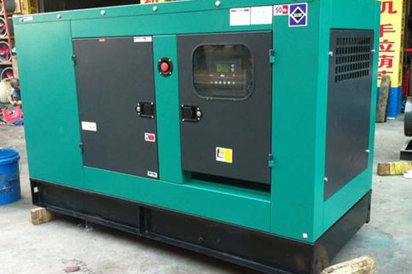 新野如何检查机油的使用时间？