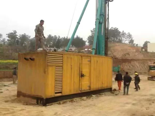 新野如何判断水冷式机油散热器密封件是否需要更换？