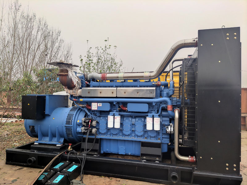 新野柴油发电机组更换机油时，应遵循哪些步骤？